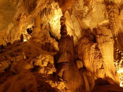 Lang Cave i Mulu National Park