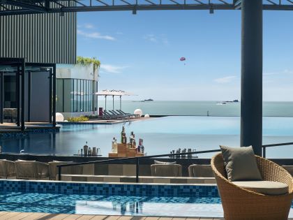 Pool Bar - Parkroyal Langkawi