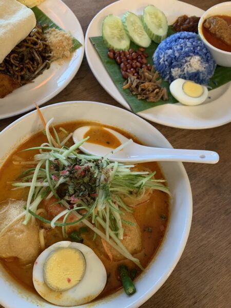 Klassisk Nyonya Laksa og Nasi Lemak