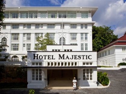 Den historiske facade på Hotel Majestic i Kuala Lumpur