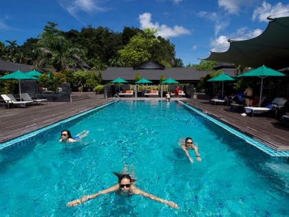 Swimmingpool på Mulu Marriott Resort & Spa i Sabah, Malaysia